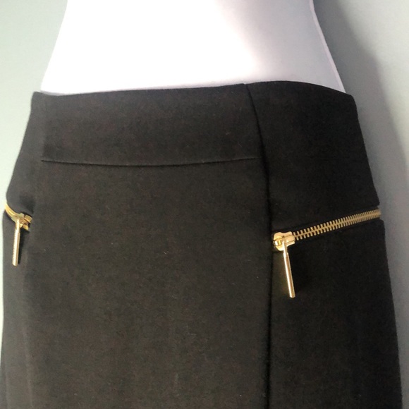 Michael Kors pencil skirt. - Picture 3 of 7